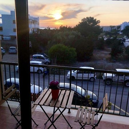 La Mundial Formentera Apartment Es Pujols Luaran gambar