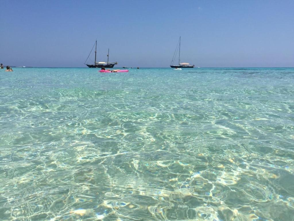 La Mundial Formentera Apartment Es Pujols Luaran gambar