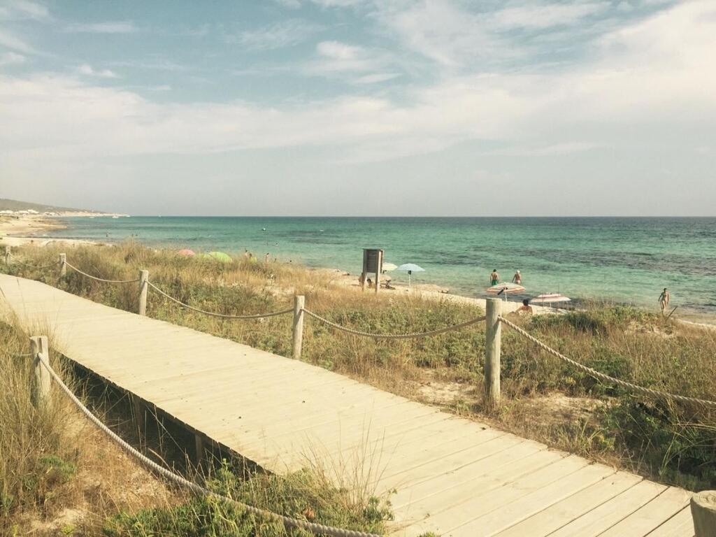 La Mundial Formentera Apartment Es Pujols Luaran gambar