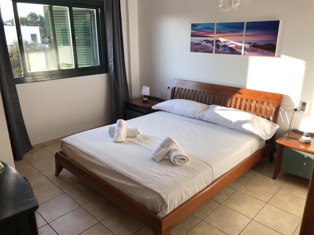 La Mundial Formentera Apartment Es Pujols Luaran gambar