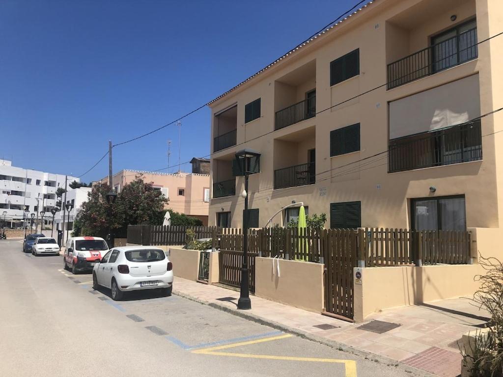 La Mundial Formentera Apartment Es Pujols Luaran gambar